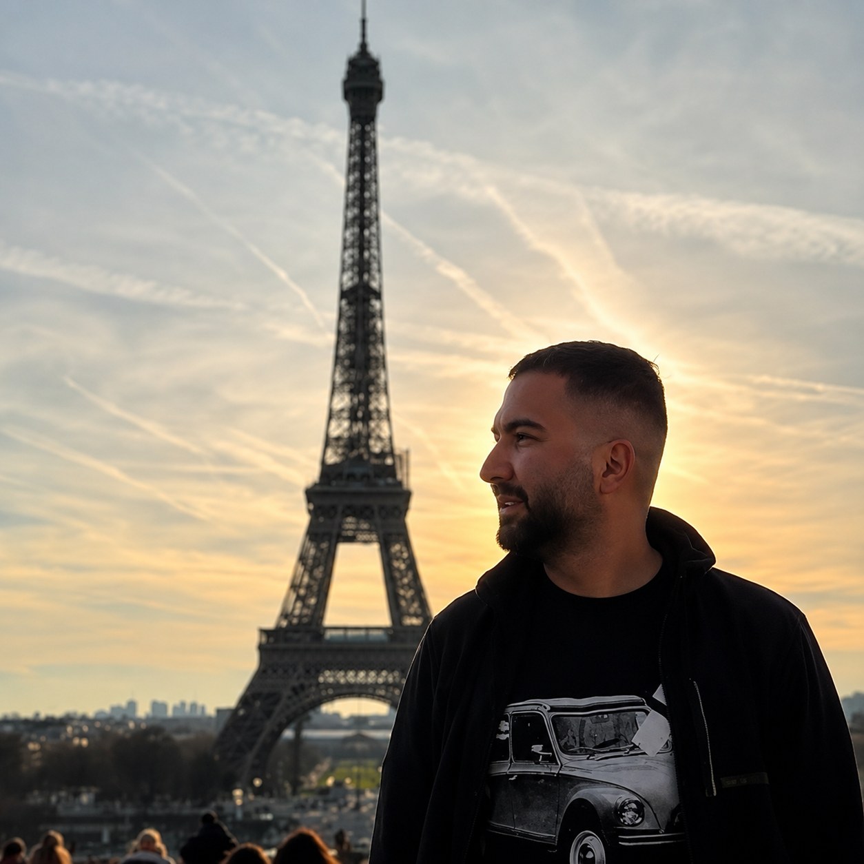 europe-tour-eiffel-150kb تور اروپا با اسکروچی - تصویر 1
